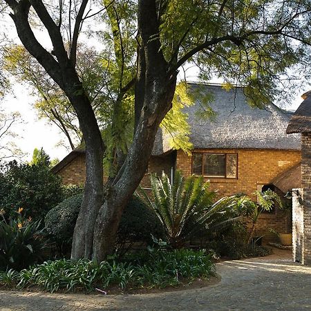 50 On Shepherd Boutique Guest House Sandton Exterior foto