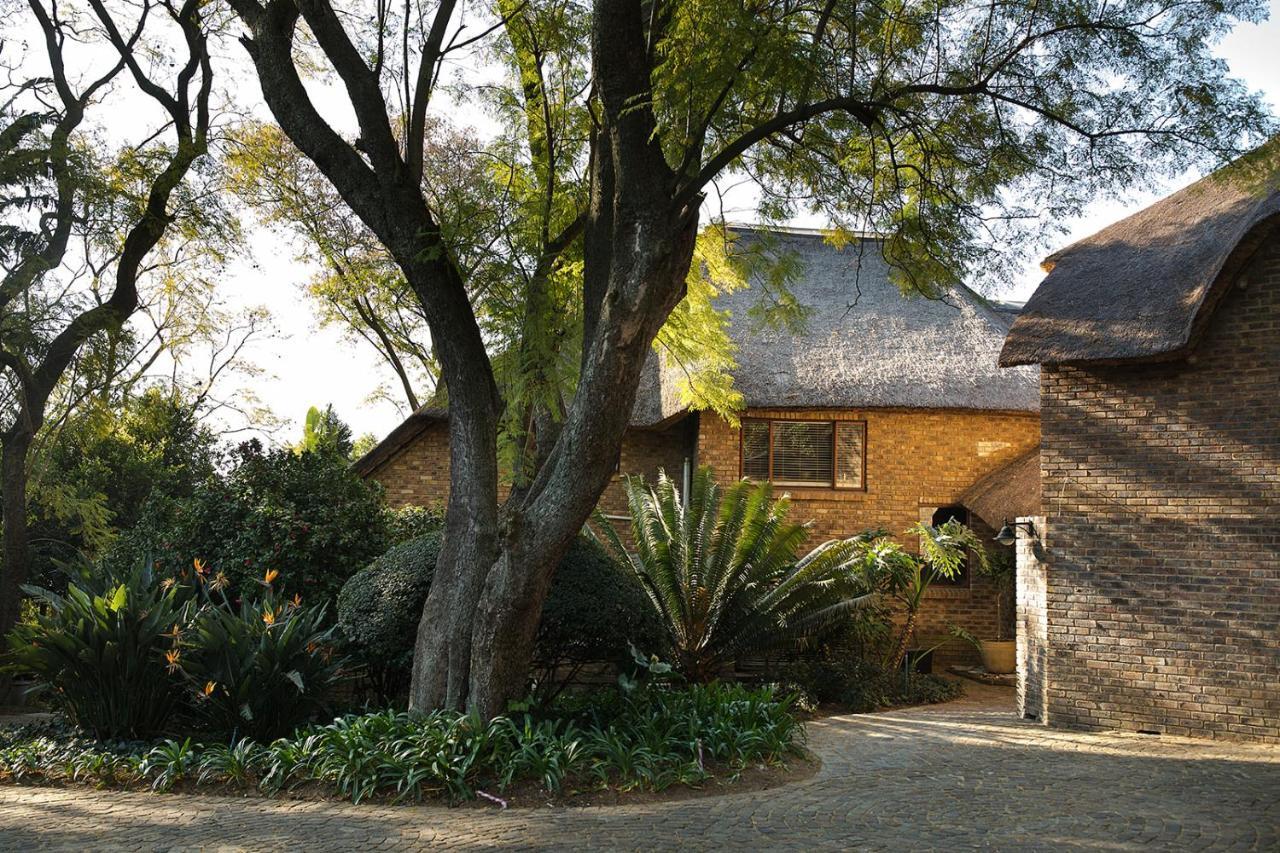 50 On Shepherd Boutique Guest House Sandton Exterior foto